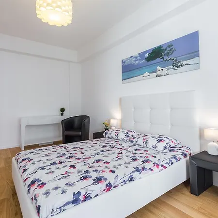 - Promenade Des Apartamento *