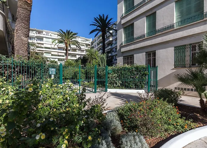 - Promenade Des 아파트