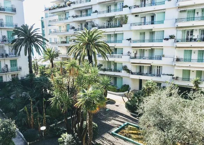 - Promenade Des Nice